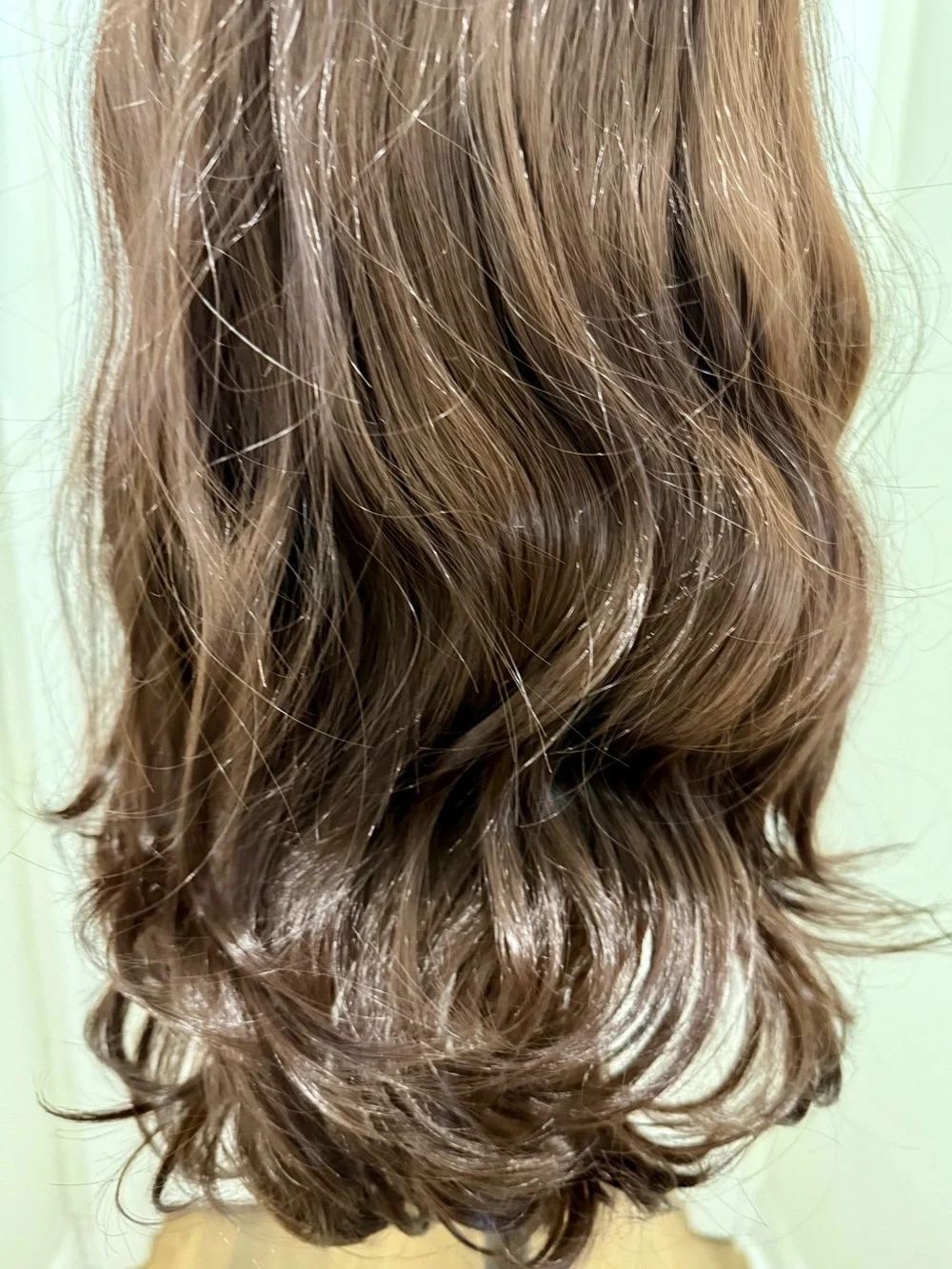 HAIR, 26” Wavy Center Part with Bangs with accessories, Brown